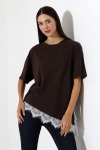 22288 KADIN ETEĞİ EĞİK VE DANTELLİ VE YIRTMAÇLI OVERSİZE KISA KOL TSHIRT 