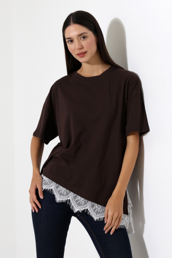 22288 KADIN ETEĞİ EĞİK VE DANTELLİ VE YIRTMAÇLI OVERSİZE KISA KOL TSHIRT 