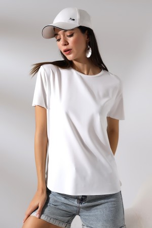 21638 KADIN MİKROPOLY GENİŞ BİSİKLET YAKA KISA KOLU VE ETEĞİ DİKİŞSİZ MİKROFAY TSHIRT  21638 KADIN MİKROPOLY GENİŞ BİSİKLET YAKA KISA KOLU VE ETEĞİ DİKİŞSİZ MİKROFAY TSHIRT
