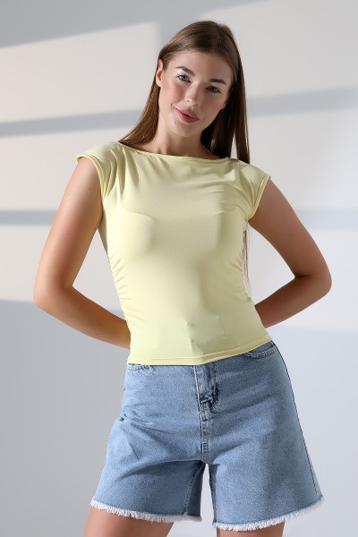 21895  KADIN KAYIK YAKA MİKRO JAPONE  KOL YANLARI BÜZGÜLÜ  TSHIRT  21895  KADIN KAYIK YAKA MİKRO JAPONE  KOL YANLARI BÜZGÜLÜ  TSHIRT