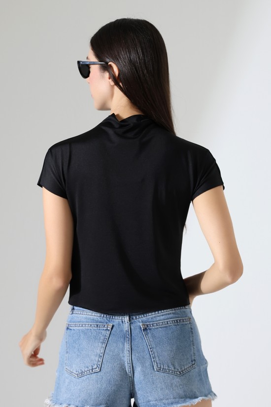 22002 KADIN FULL LYC MİKRO KENDİLİĞİNDEN DİK YAKASI KOLU ETEĞİ DİKİŞSİZ KOLU BEDENDE TSHIRT