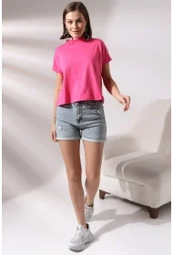 19588 KADIN DİK YAKA KISA KOLU BEDENDE PAMUKLU KISA TSHIRT