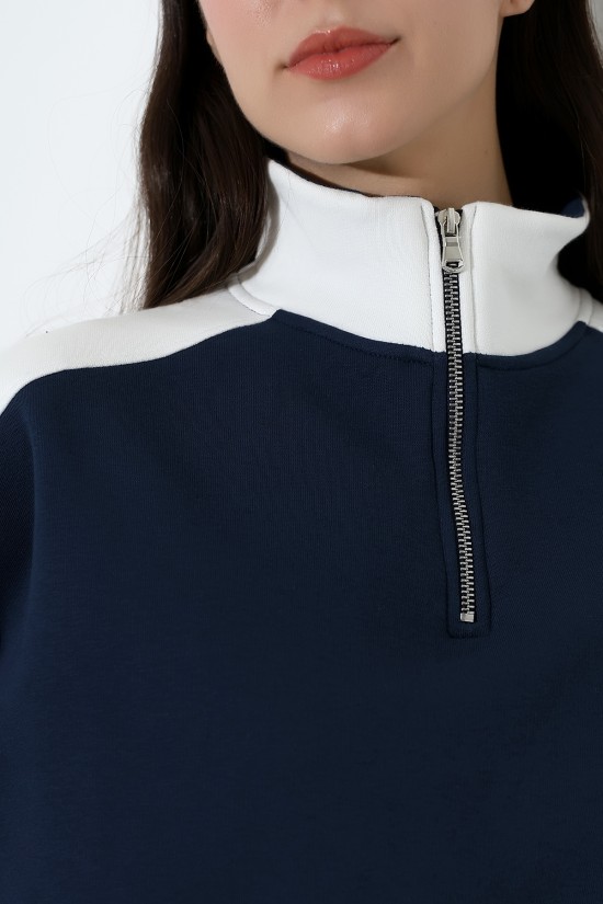 21963 KADIN 3 İP FERMUARLI KAMYONÖR GÖMLEK YAKA OMUZLARI VE YAKA GARNİLİ SALAŞ YANLARI KUPLU GENİŞ SWETSHIRT