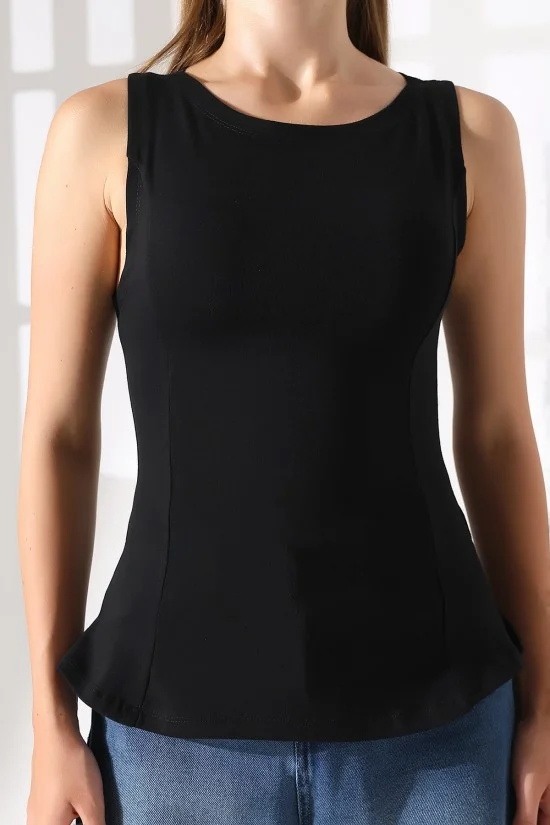 22070 KADIN KAYIK YAKA FULL LYC RİBANA YANLARI KUPLU PARÇALI ETEĞİ VOLANLI KOLSUZ TSHIRT 22070 KADIN KAYIK YAKA FULL LYC RİBANA YANLARI KUPLU PARÇALI ETEĞİ VOLANLI KOLSUZ TSHIRT