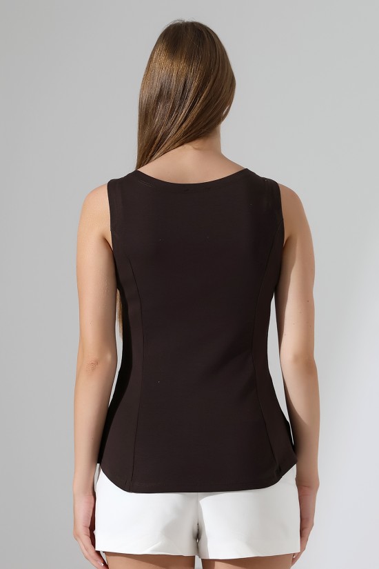 22070  KADIN KAYIK YAKA FULL LYC RİBANA YANLARI KUPLU PARÇALI ETEĞİ VOLANLI KOLSUZ TSHIRT 