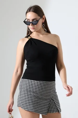 22116 KADIN DOUBLEFACE YUMUŞAK DOKU TEK ASKISINDA METAL SÜS KAPAK TEK ASKILI ATLET