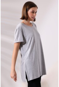 19598 KADIN KISA KOL KATLAMA. YANL YARI DİKİŞSİZ VE YIRTM.VSK BİSİKLET YAKA TUNİK TSHIRT