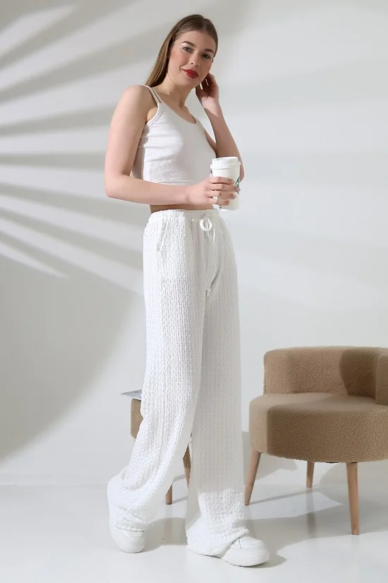 21959 KADIN JAKARLI KUMAŞ CEPLİ İNCE BELLASTİKLİ PAÇASI AÇIK SALAŞ PANTOLON 21959 KADIN JAKARLI KUMAŞ CEPLİ İNCE BELLASTİKLİ PAÇASI AÇIK SALAŞ PANTOLON