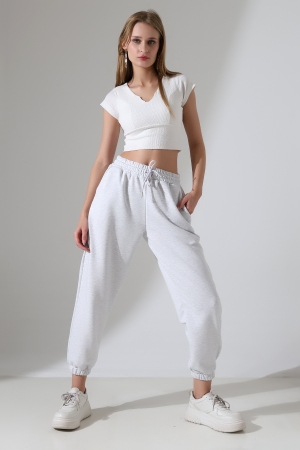 22169 KADIN DİAGONEL ŞARDONSUZ 3 İP PENYE KOMPAKT PAÇASI LASTİKLİ EŞOFMAN PANTOLON 22169 KADIN DİAGONEL ŞARDONSUZ 3 İP PENYE KOMPAKT PAÇASI LASTİKLİ EŞOFMAN PANTOLON