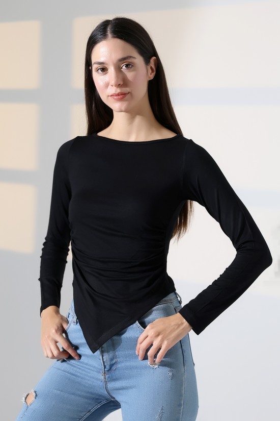 22017 KADIN KAYIK YAKA UZUN KOL YANLARI BÜZGÜLÜ VE ÖNÜ ASİMETRİK KESİMLİ BLUZ 22017 KADIN KAYIK YAKA UZUN KOL YANLARI BÜZGÜLÜ VE ÖNÜ ASİMETRİK KESİMLİ BLUZ