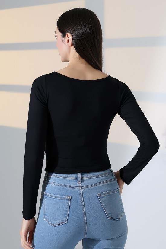 22017 KADIN KAYIK YAKA UZUN KOL YANLARI BÜZGÜLÜ VE ÖNÜ ASİMETRİK KESİMLİ BLUZ 22017 KADIN KAYIK YAKA UZUN KOL YANLARI BÜZGÜLÜ VE ÖNÜ ASİMETRİK KESİMLİ BLUZ