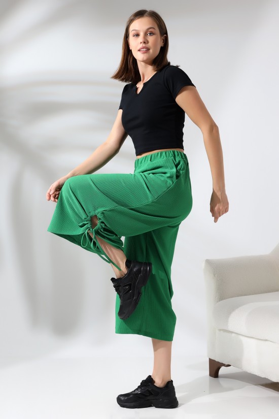 21098 BAYAN BÜRÜMCÜK CEPLİ GENİŞ SALAŞYANLARI YIRTMAŞÇI VE KISTIRMALI PANTOLON 21098 BAYAN BÜRÜMCÜK CEPLİ GENİŞ SALAŞYANLARI YIRTMAŞÇI VE KISTIRMALI PANTOLON