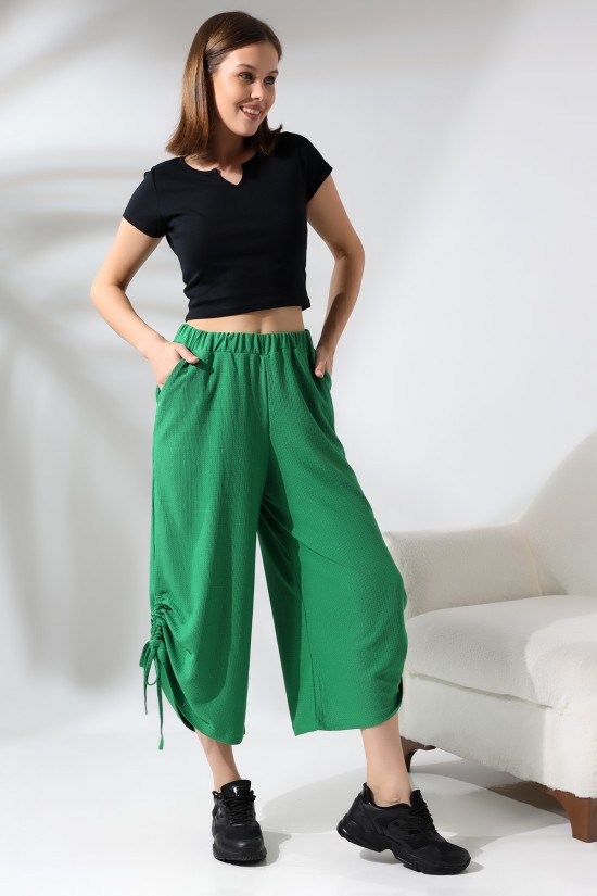 21098 BAYAN BÜRÜMCÜK CEPLİ GENİŞ SALAŞYANLARI YIRTMAŞÇI VE KISTIRMALI PANTOLON 21098 BAYAN BÜRÜMCÜK CEPLİ GENİŞ SALAŞYANLARI YIRTMAŞÇI VE KISTIRMALI PANTOLON