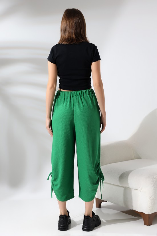 21098 BAYAN BÜRÜMCÜK CEPLİ GENİŞ SALAŞYANLARI YIRTMAŞÇI VE KISTIRMALI PANTOLON 21098 BAYAN BÜRÜMCÜK CEPLİ GENİŞ SALAŞYANLARI YIRTMAŞÇI VE KISTIRMALI PANTOLON