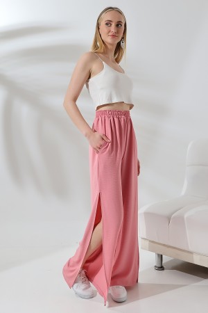 21143  KADIN AYROBİN SALAŞ CEPLİUZUN PAÇA YANLARI AÇIK YIRTMAÇLI SALAŞ PANTOLON  21143  KADIN AYROBİN SALAŞ CEPLİUZUN PAÇA YANLARI AÇIK YIRTMAÇLI SALAŞ PANTOLON